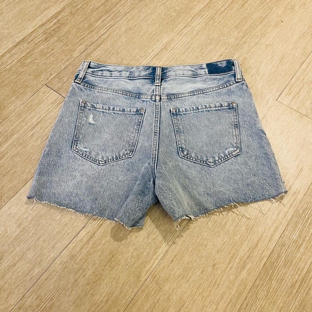 NWOT Express Boyfriend MIDI Blue Jean Shorts with Relaxed Fit and Frayed Hem - Picture 8 of 10